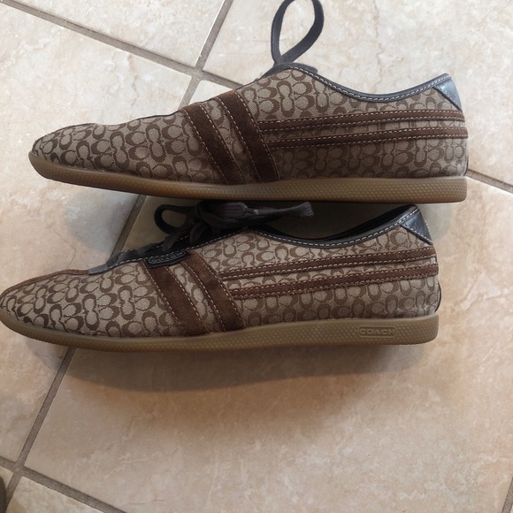 Coach Sneakers size 9 - Picture 3 of 5